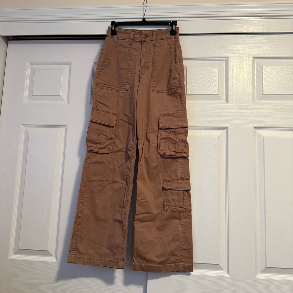 Hollister Ultra High-Rise Baggy Pants in Tan